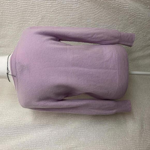 Halogen 100% Cashmere Sweater Women’s M Lavender Purple V-Neck Soft Luxury Knit - Picture 3 of 6